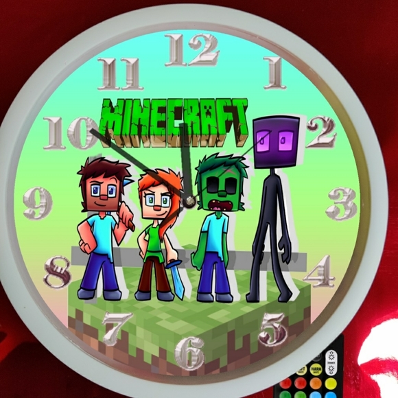 Minecraft crew wall clock - Picture 2 of 3